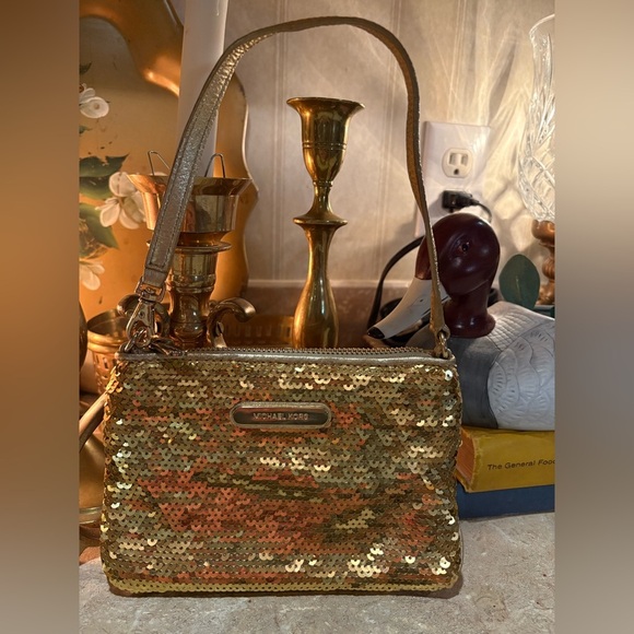 Michael Kors Gold Pebble Grain Leather & Sequence Wristlet W Strap - Picture 1 of 11